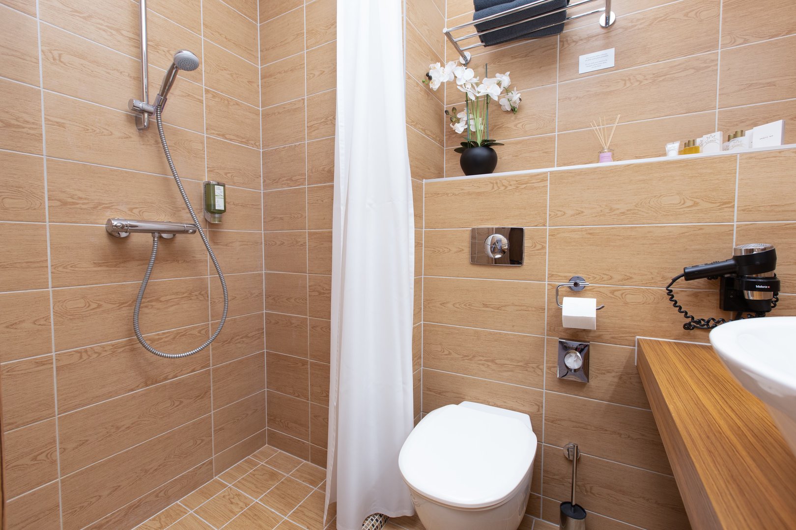 uncategorized photo for apartment property-bern-twin-214