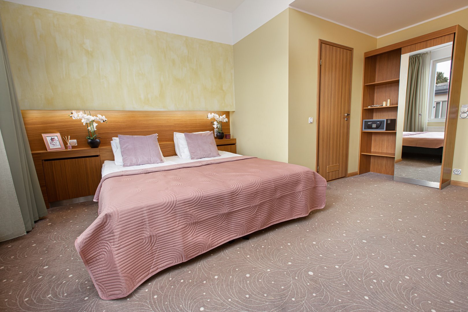 uncategorized photo for apartment property-bern-twin-214